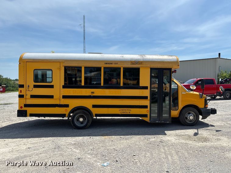 image for item FC5883 2010 Chevrolet Express 3500 school bus