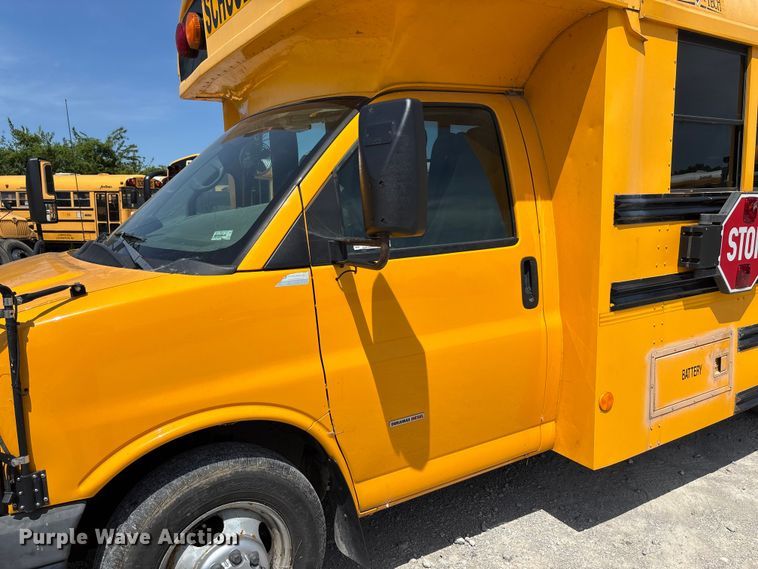 image for item FC5883 2010 Chevrolet Express 3500 school bus