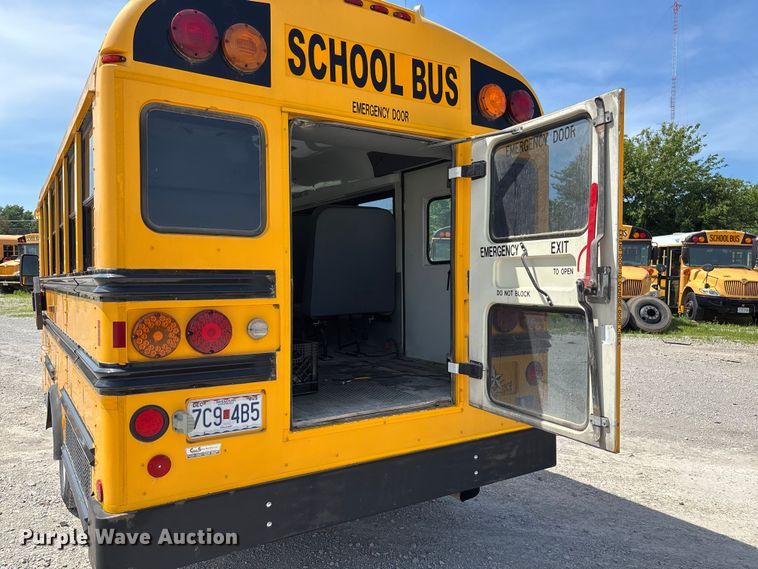 image for item FC5883 2010 Chevrolet Express 3500 school bus
