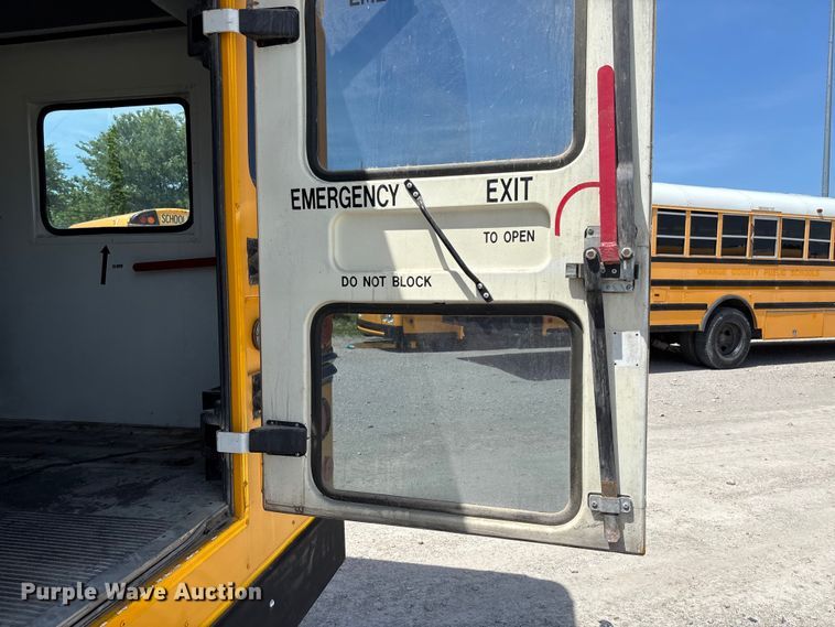 image for item FC5883 2010 Chevrolet Express 3500 school bus