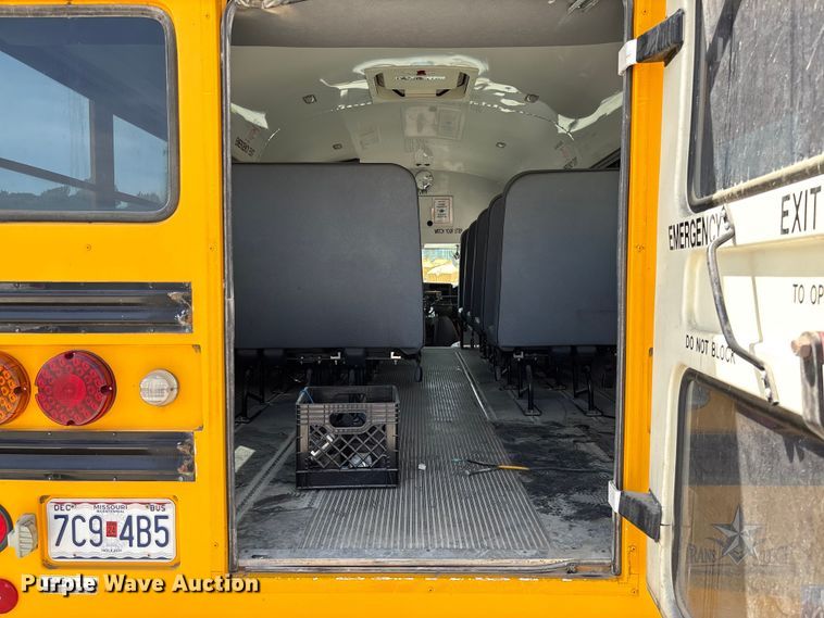 image for item FC5883 2010 Chevrolet Express 3500 school bus