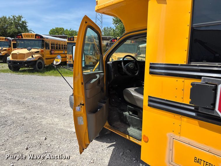 image for item FC5883 2010 Chevrolet Express 3500 school bus