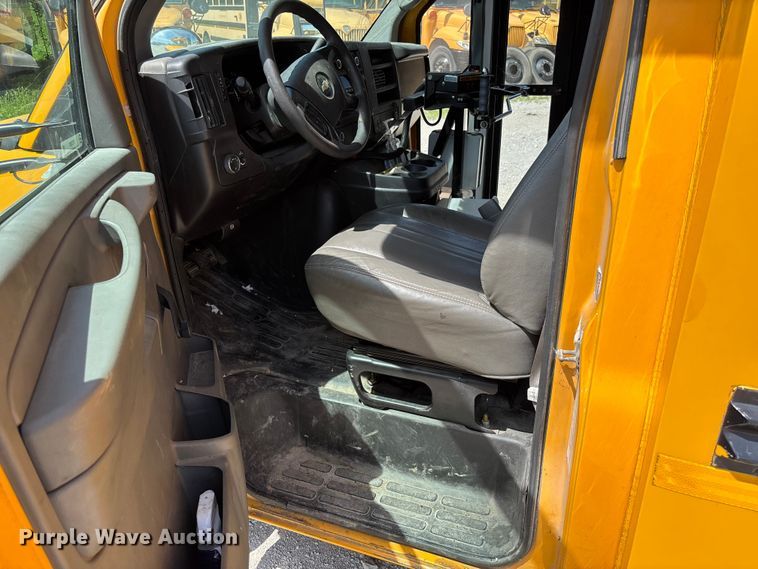 image for item FC5883 2010 Chevrolet Express 3500 school bus