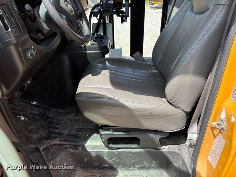 image for item FC5883 2010 Chevrolet Express 3500 school bus