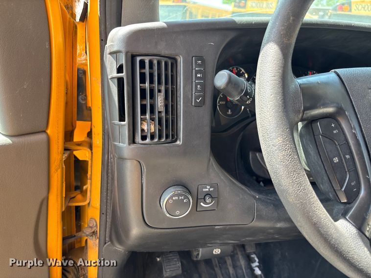 image for item FC5883 2010 Chevrolet Express 3500 school bus