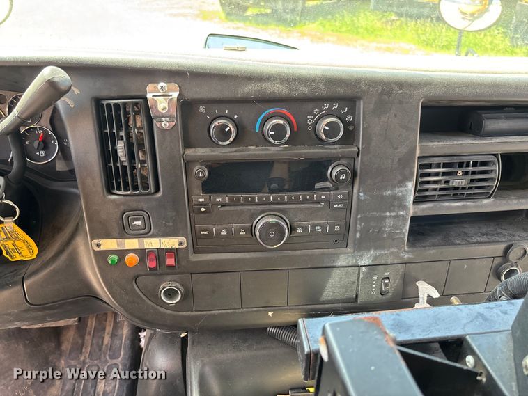 image for item FC5883 2010 Chevrolet Express 3500 school bus