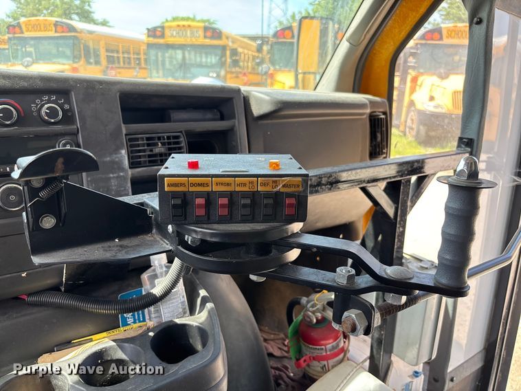 image for item FC5883 2010 Chevrolet Express 3500 school bus