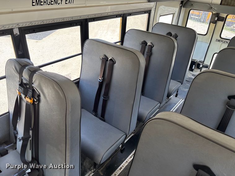 image for item FC5883 2010 Chevrolet Express 3500 school bus