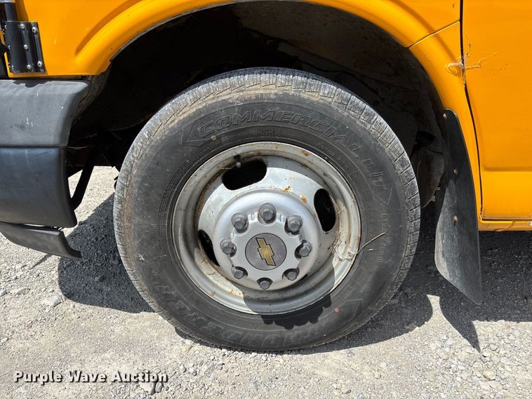 image for item FC5883 2010 Chevrolet Express 3500 school bus