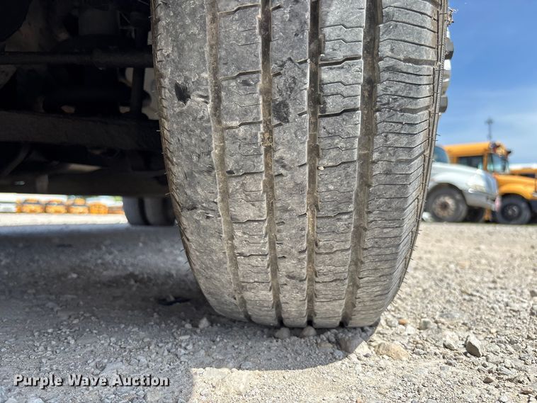 image for item FC5883 2010 Chevrolet Express 3500 school bus
