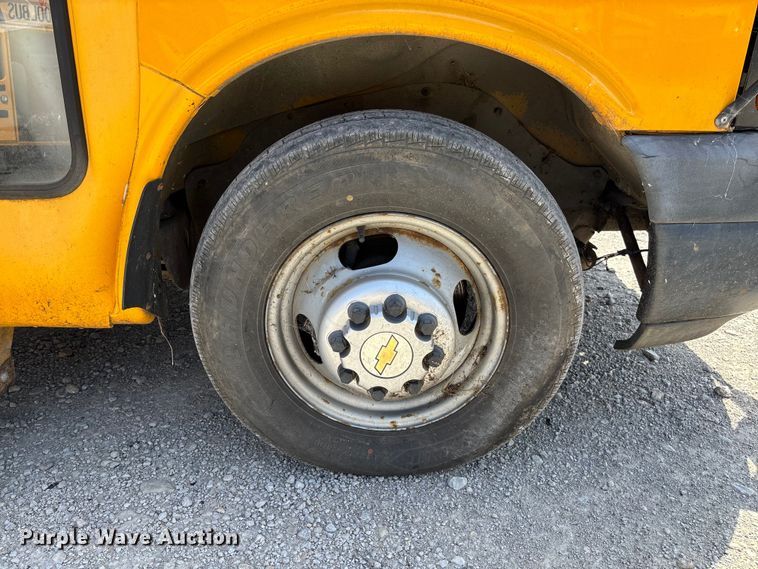 image for item FC5883 2010 Chevrolet Express 3500 school bus