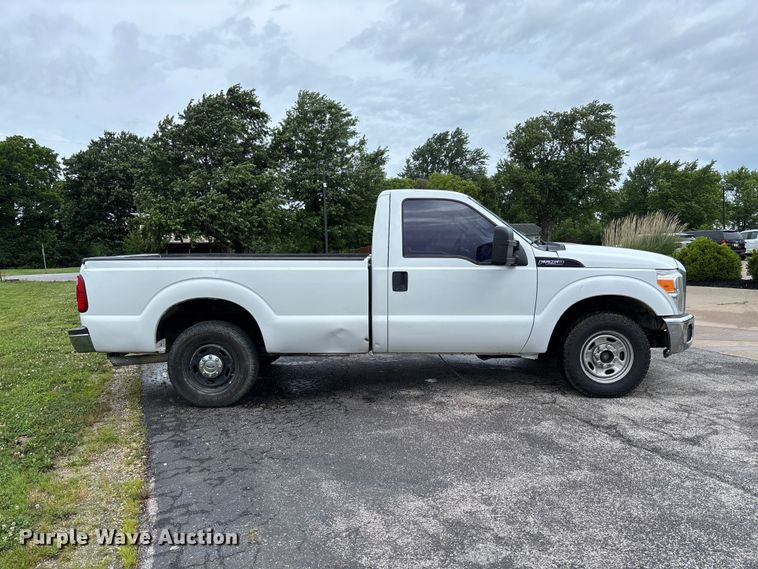 image for item FC5921 2016 Ford F250 Super Duty XL pickup truck