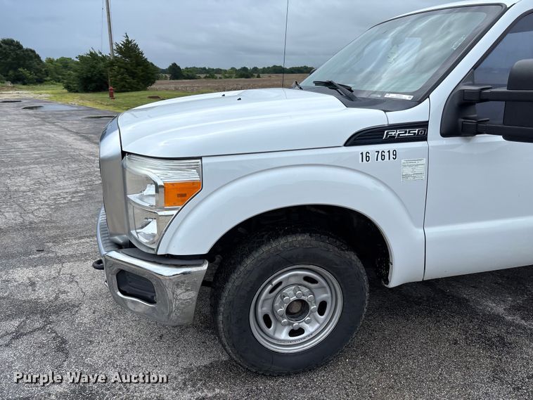image for item FC5921 2016 Ford F250 Super Duty XL pickup truck