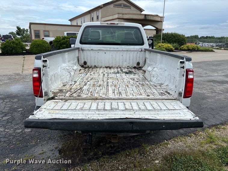 image for item FC5921 2016 Ford F250 Super Duty XL pickup truck