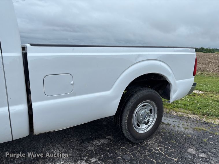 image for item FC5921 2016 Ford F250 Super Duty XL pickup truck