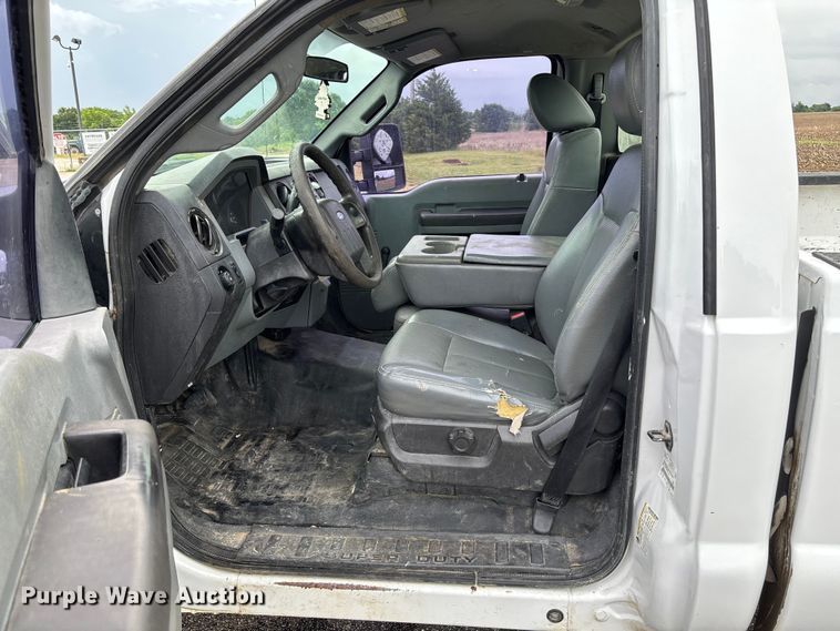 image for item FC5921 2016 Ford F250 Super Duty XL pickup truck
