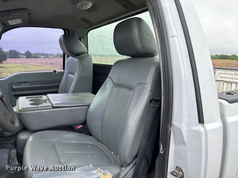 image for item FC5921 2016 Ford F250 Super Duty XL pickup truck