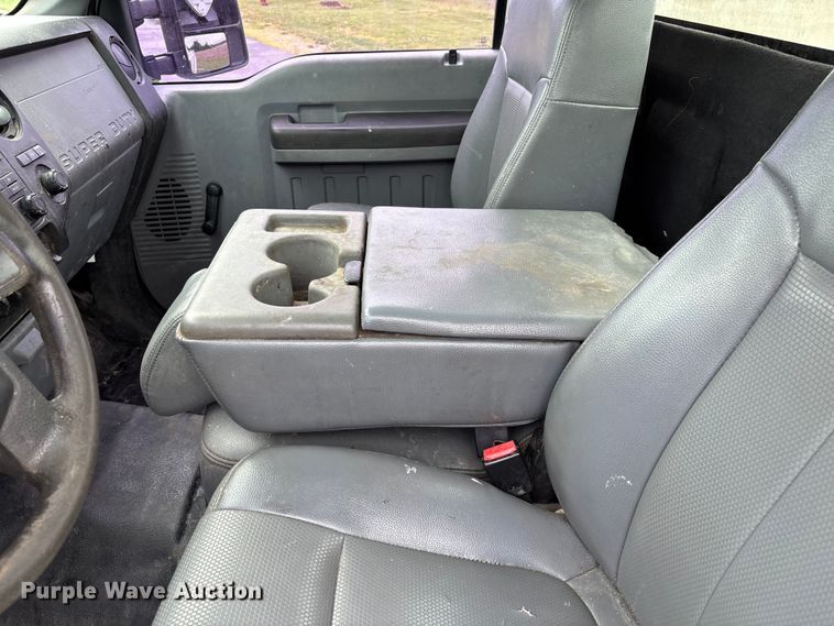 image for item FC5921 2016 Ford F250 Super Duty XL pickup truck