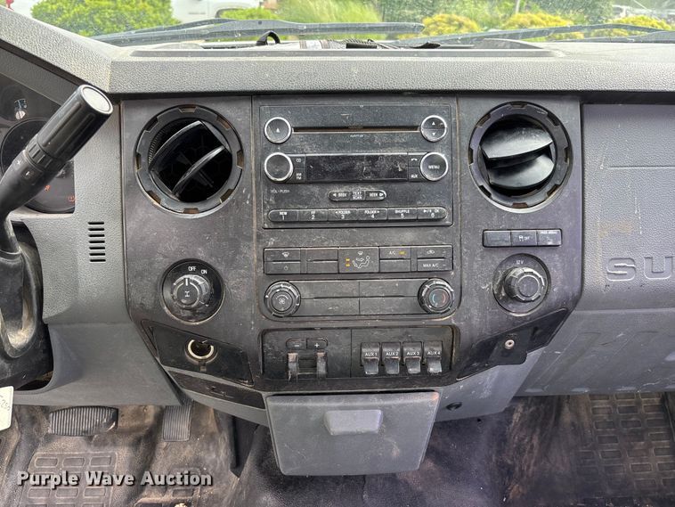 image for item FC5921 2016 Ford F250 Super Duty XL pickup truck