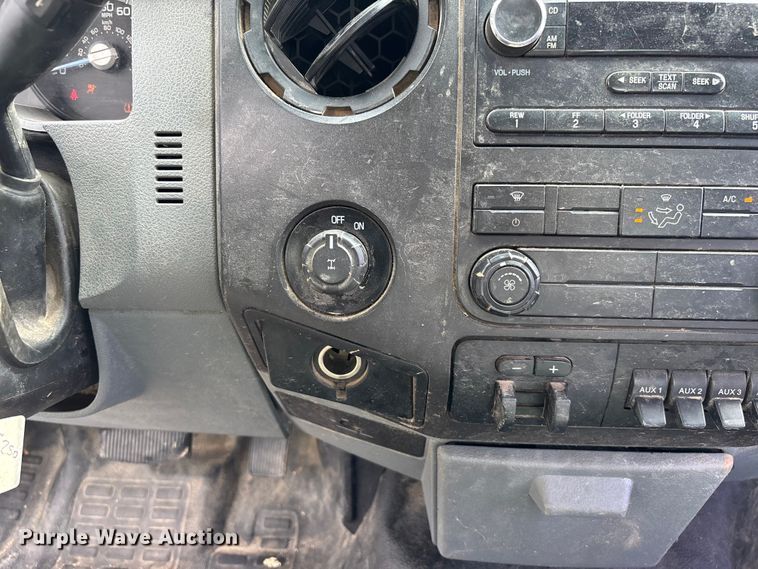 image for item FC5921 2016 Ford F250 Super Duty XL pickup truck