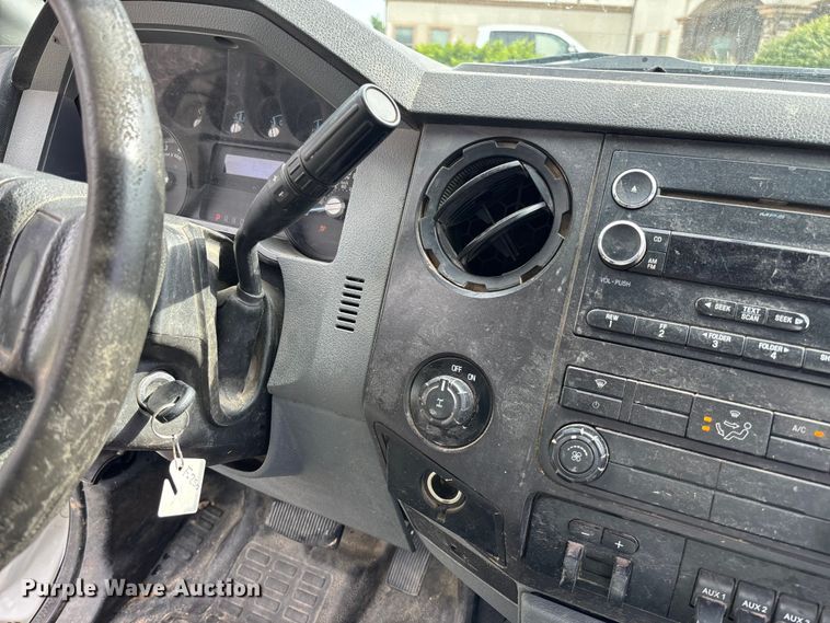image for item FC5921 2016 Ford F250 Super Duty XL pickup truck