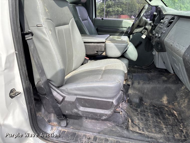 image for item FC5921 2016 Ford F250 Super Duty XL pickup truck