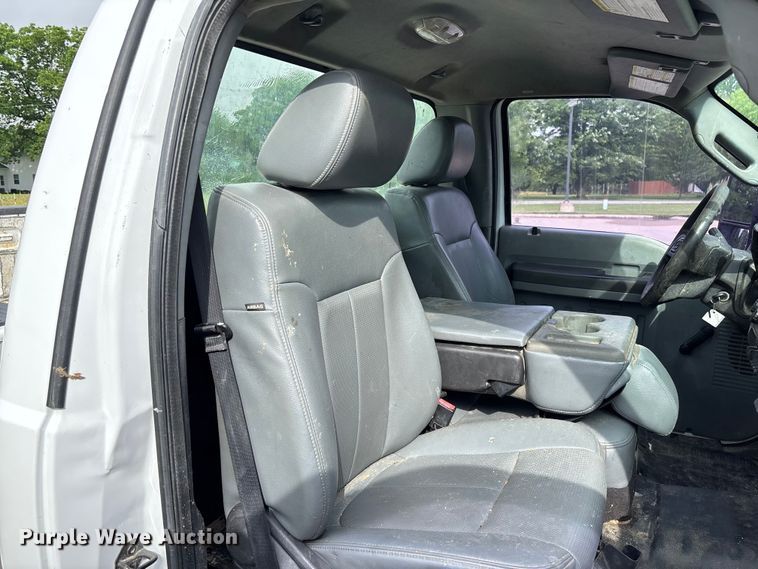 image for item FC5921 2016 Ford F250 Super Duty XL pickup truck