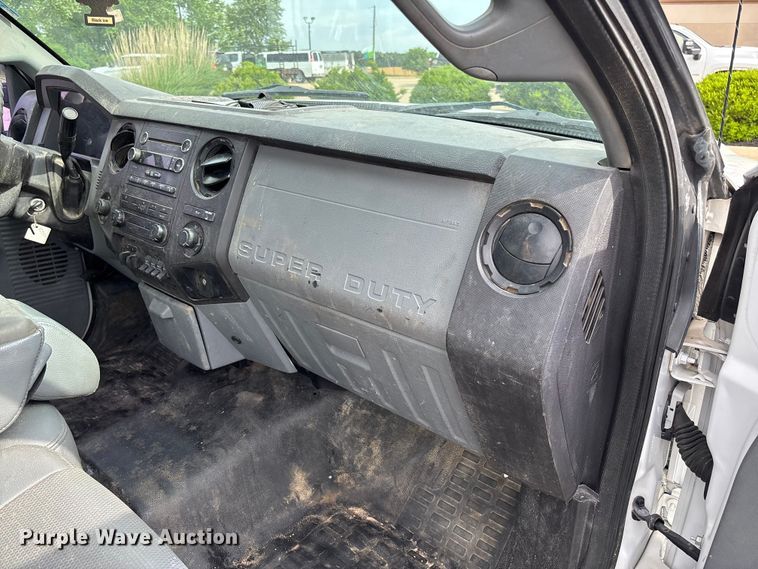 image for item FC5921 2016 Ford F250 Super Duty XL pickup truck