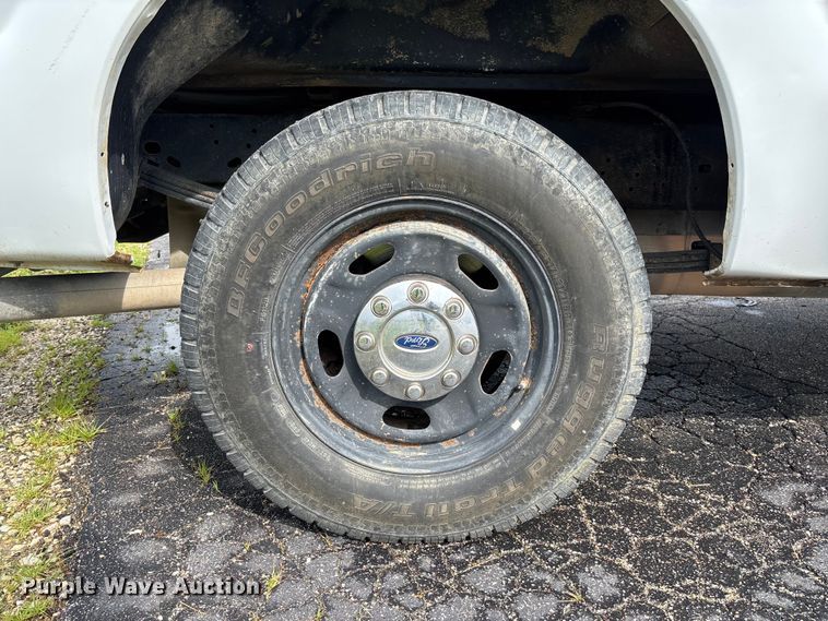 image for item FC5921 2016 Ford F250 Super Duty XL pickup truck