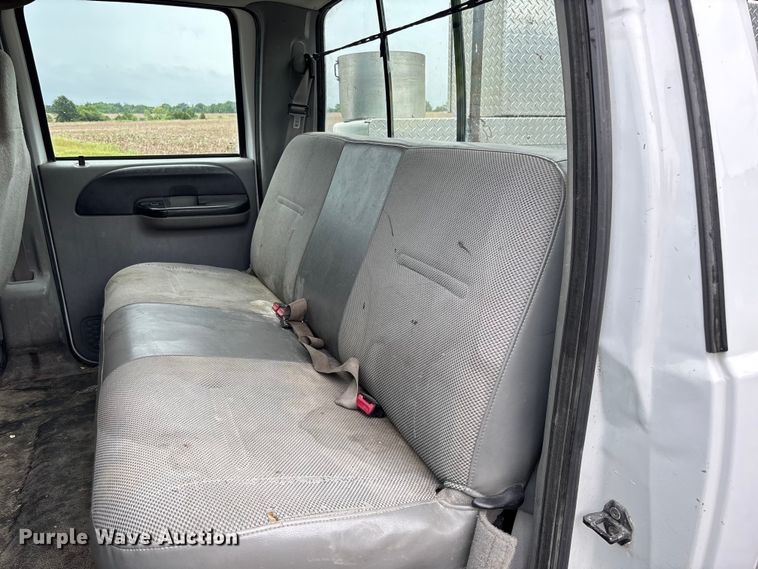 image for item FC5922 2006 Ford F250 Super Duty XL Crew Cab utility bed pickup truck