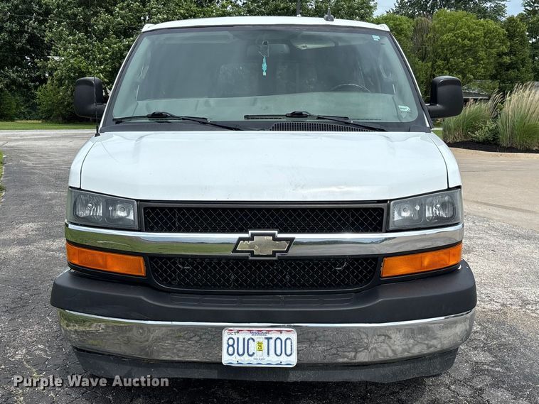 image for item FC5923 2017 Chevrolet Express LT3500 van