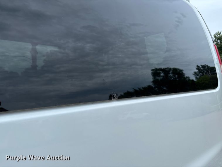 image for item FC5923 2017 Chevrolet Express LT3500 van