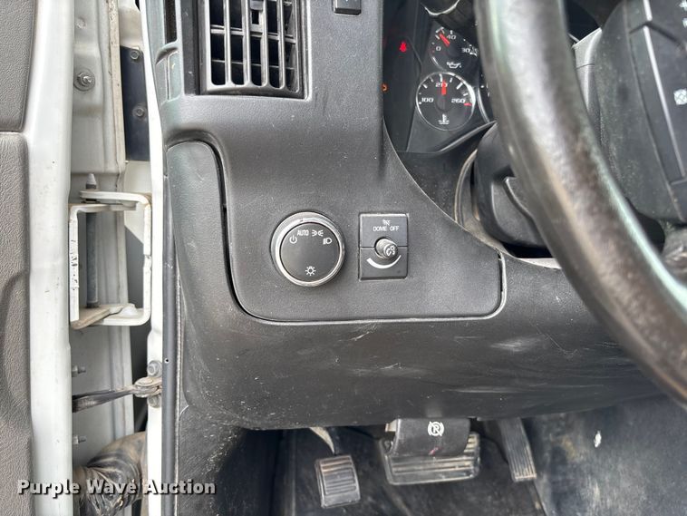 image for item FC5923 2017 Chevrolet Express LT3500 van