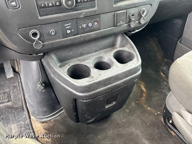 image for item FC5923 2017 Chevrolet Express LT3500 van