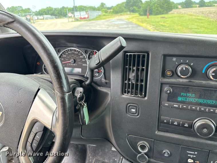 image for item FC5923 2017 Chevrolet Express LT3500 van