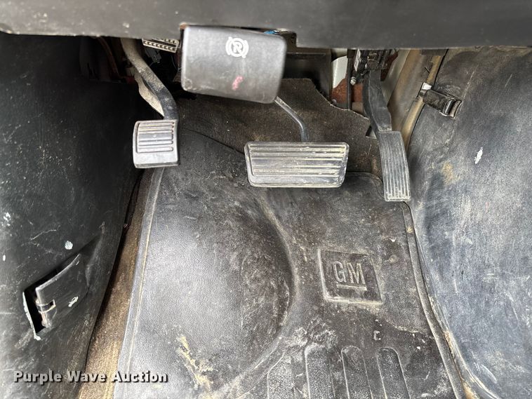 image for item FC5923 2017 Chevrolet Express LT3500 van