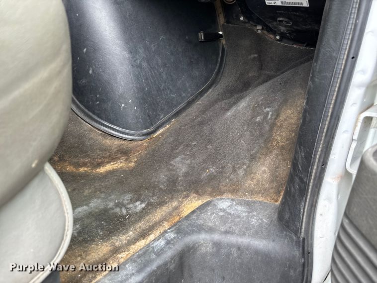 image for item FC5923 2017 Chevrolet Express LT3500 van