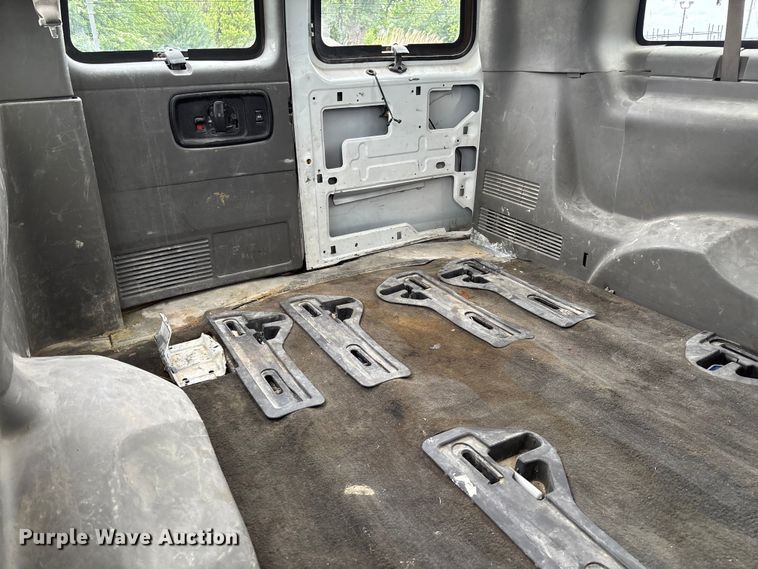 image for item FC5923 2017 Chevrolet Express LT3500 van