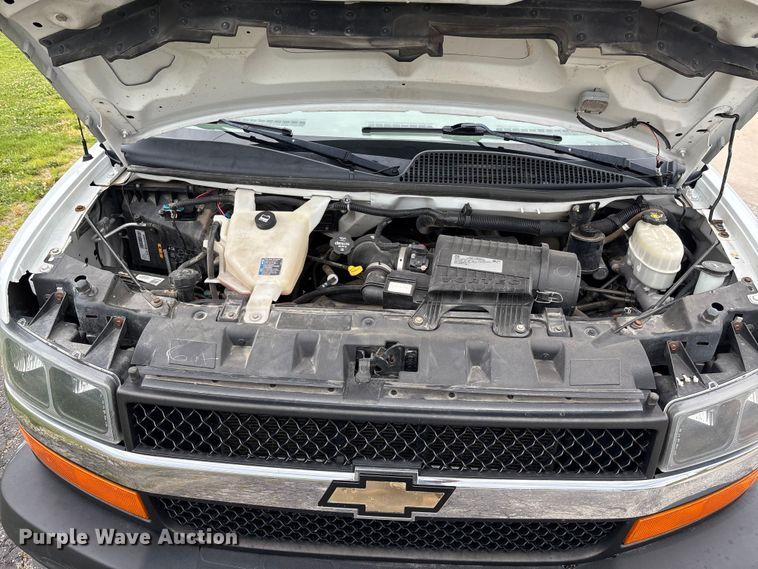 image for item FC5923 2017 Chevrolet Express LT3500 van