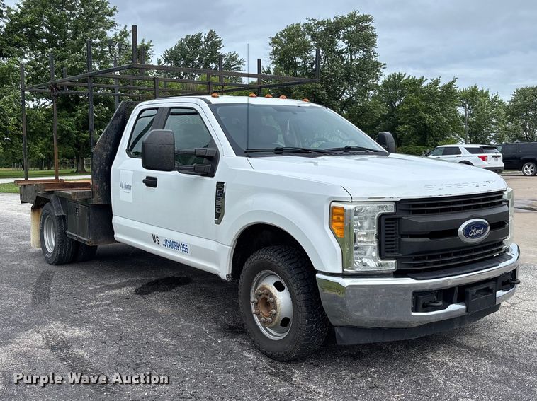 image for item FC5924 2017 Ford F350 Super Duty XL Ext. Cab flatbed pickup truck
