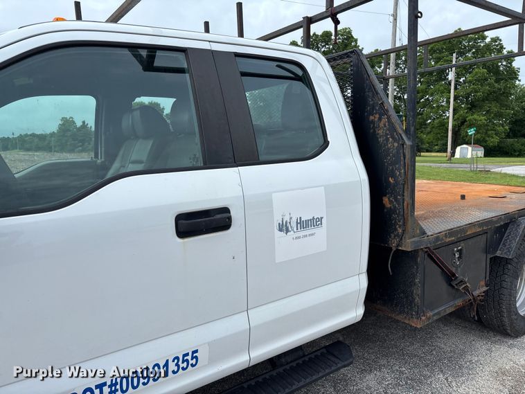 image for item FC5924 2017 Ford F350 Super Duty XL Ext. Cab flatbed pickup truck