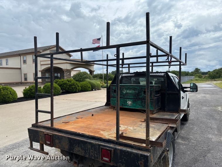 image for item FC5924 2017 Ford F350 Super Duty XL Ext. Cab flatbed pickup truck