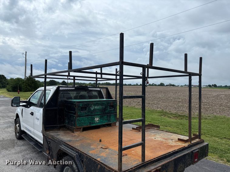 image for item FC5924 2017 Ford F350 Super Duty XL Ext. Cab flatbed pickup truck