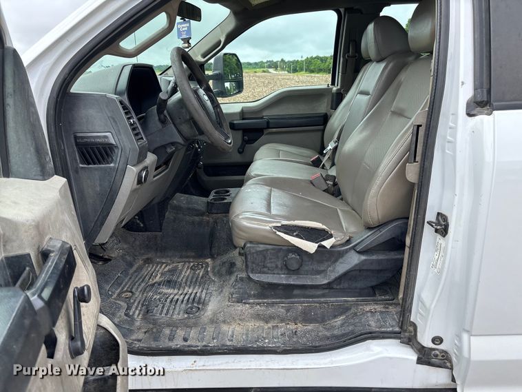 image for item FC5924 2017 Ford F350 Super Duty XL Ext. Cab flatbed pickup truck