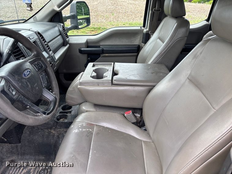 image for item FC5924 2017 Ford F350 Super Duty XL Ext. Cab flatbed pickup truck