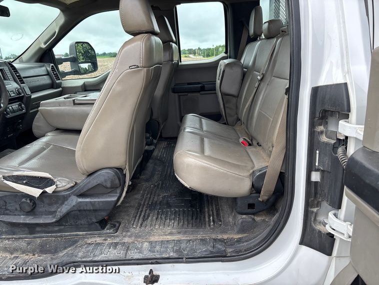 image for item FC5924 2017 Ford F350 Super Duty XL Ext. Cab flatbed pickup truck
