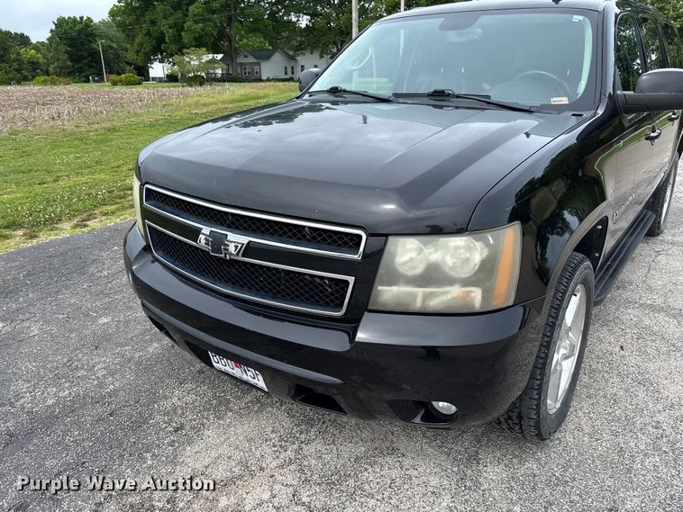 image for item FC5925 2009 Chevrolet Suburban SUV