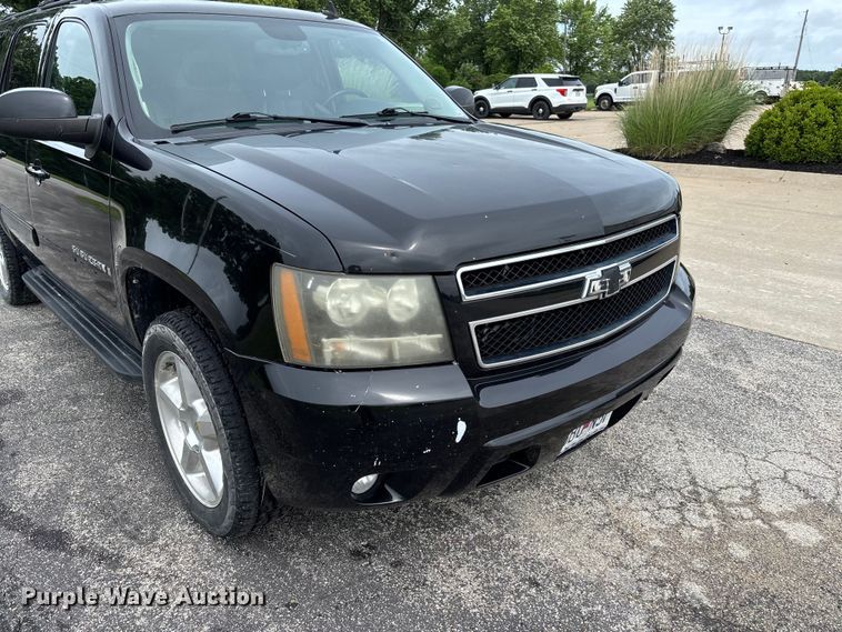 image for item FC5925 2009 Chevrolet Suburban SUV