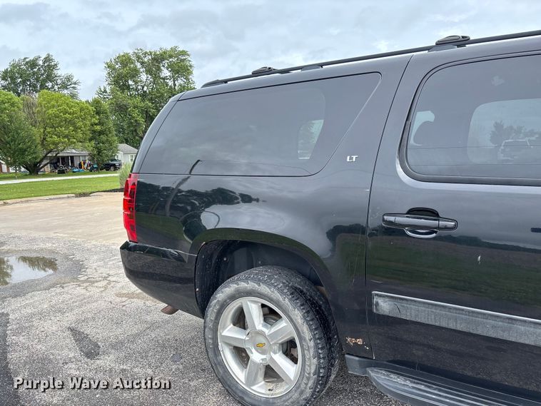image for item FC5925 2009 Chevrolet Suburban SUV