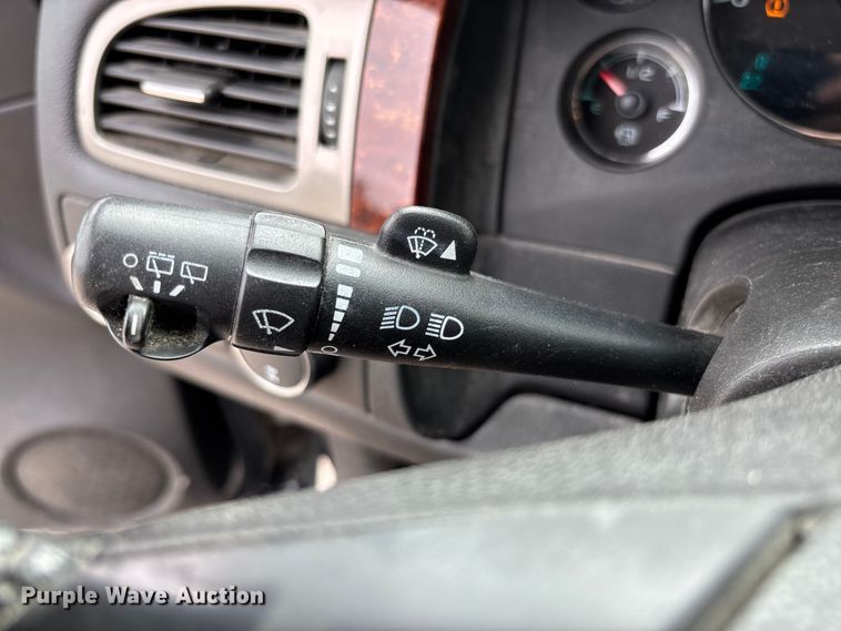 image for item FC5925 2009 Chevrolet Suburban SUV